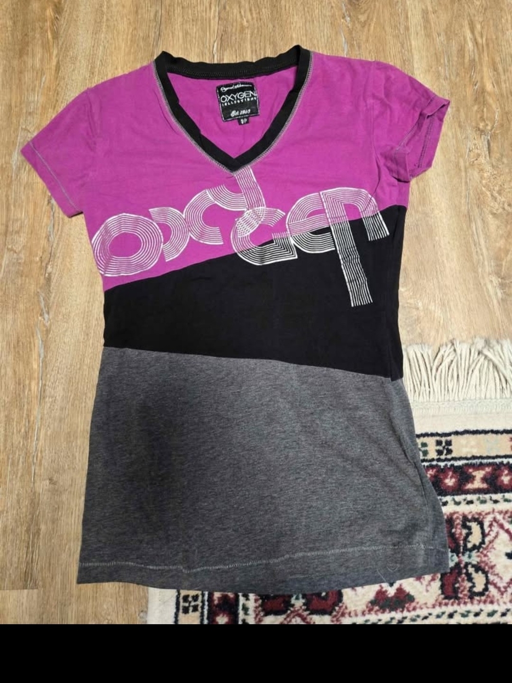 Women’s Colorblock V-Neck Tee — Magenta/Black/Gray